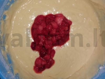 Uogų pyragas su citrinos sultimis Žingsnis 5