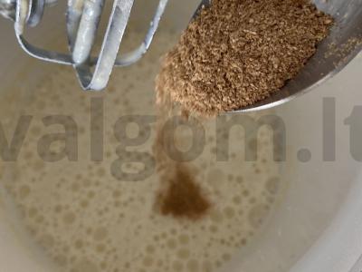 Blynai su sėlenomis, tahiniu ir aviečių uogiene Žingsnis 5