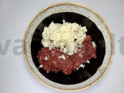 Mėsos kukuliai migdolų padaže Žingsnis 1