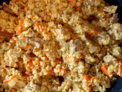 Paprastas kiaulienos plovas pagrindine nuotrauka