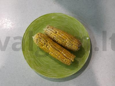 Kukurūza mikrobangų krosnelėje pagrindine nuotrauka