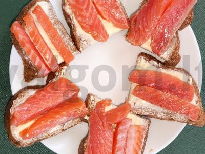 Lašišos sumuštiniai pagrindine nuotrauka