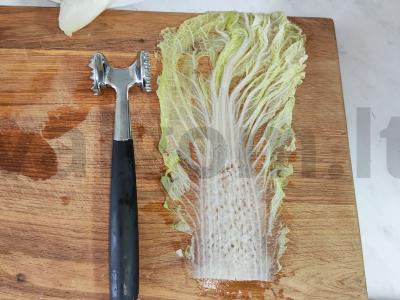 Pekino kopūstų golubcai pomidorų padaže Žingsnis 6