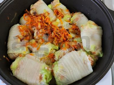 Pekino kopūstų golubcai pomidorų padaže Žingsnis 8