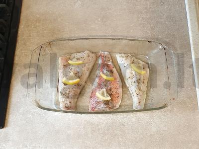 Ešerio filė su itališkais prieskoniais ir citrina orkaitėje Žingsnis 4