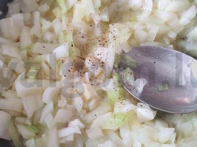 Salotas „Moteriškas kaprizas“ su vištienos filė ir raudonaisiais pupelėmis Žingsnis 2