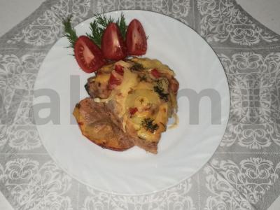 Vištienos šlaunelės, keptos su sūriu ir persimonais pagrindine nuotrauka