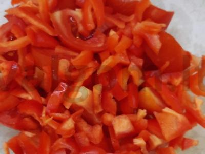 Vitaminų salotas su pomidorais ir žolelėmis Žingsnis 2