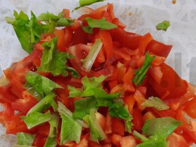 Vitaminų salotas su pomidorais ir žolelėmis Žingsnis 3