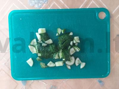 Pats paprasčiausias pavasarinis salotas Žingsnis 1