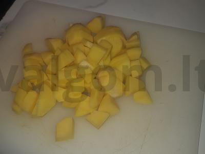 Šeimos raugintų agurkų sriuba Žingsnis 5