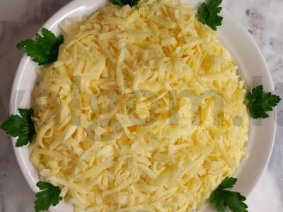 Sluoksniuotas salotas „Poeto svajonė“ pagrindine nuotrauka