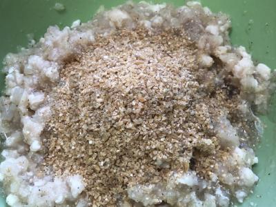 Žuvies kotletai pomidorų padaže Žingsnis 3