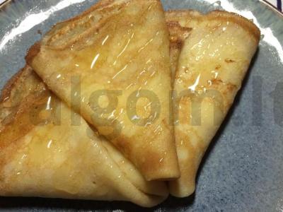 Kepamos blynai su medumi pagrindine nuotrauka