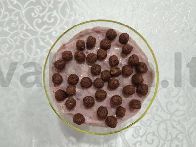 Aviečių desertas su varške, razinomis ir šokoladiniais rutuliukais Žingsnis 3