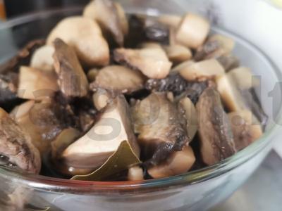 Greitai marinuoti pievagrybiai Žingsnis 3