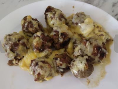 Įdaryti pievagrybiai orkaitėje pagrindine nuotrauka