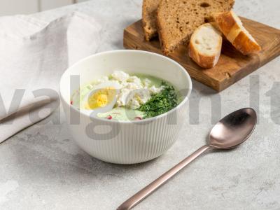 Šaltas špinatų ir fetos sriuba su kefyru pagrindine nuotrauka