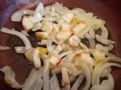 Aštrus vištienos kepenė su kriauše Žingsnis 3