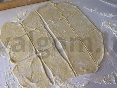 Oro pyragėliai su bulvėmis, svogūnais ir džiovintais česnakais Žingsnis 8