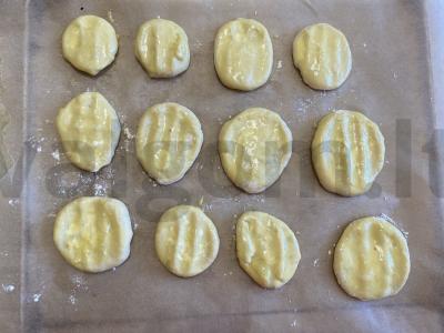 Oro pyragėliai su bulvėmis, svogūnais ir džiovintais česnakais Žingsnis 13