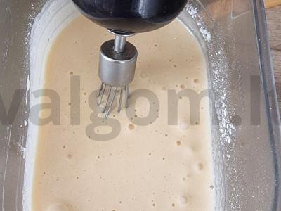 Uogų pyragas iš kvietinių miltų Žingsnis 1