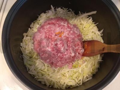 Patingėti kopūstai su grietinės-tomato padažu lėtoje viryklėje Žingsnis 2