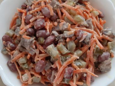 Salotos su raudonaisiais pupelėmis, jautiena ir korėjietiška morkų salotomis Žingsnis 2