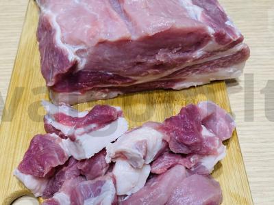 Kiaulienos troškinys su rūkyta paprika Žingsnis 1