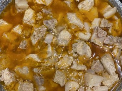 Kiaulienos troškinys su rūkyta paprika pagrindine nuotrauka