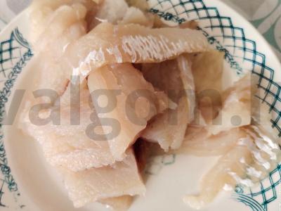 Baltoji žuvis kvietinių miltų tešloje Žingsnis 1