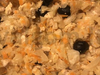 Sultinys su vištienos krūtinėle lėtoje viryklėje pagrindine nuotrauka