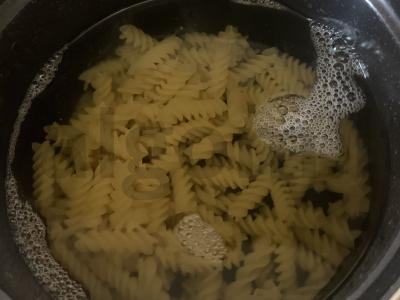 Makaronai sūrio padaže Žingsnis 5
