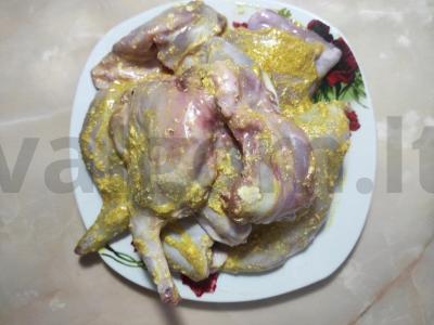 Kailinis triušis garstyčių marinate Žingsnis 1