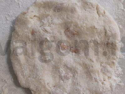 Sūrio sausainiai su sūdytais žemės riešutais Žingsnis 2