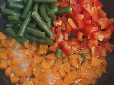 Daržovių apkepas pusryčiams Žingsnis 1