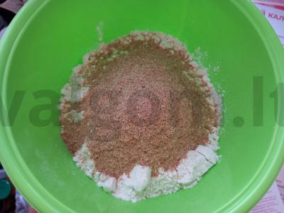 Duona su sėlenomis mikrobangų krosnelėje Žingsnis 1