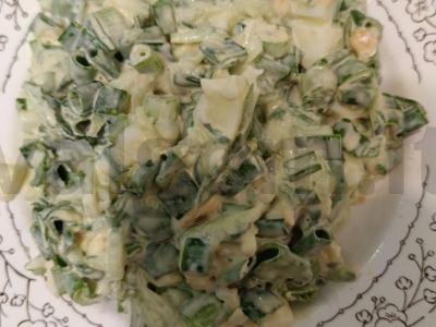 Vasaros salotos su kiaušiniu pagrindine nuotrauka