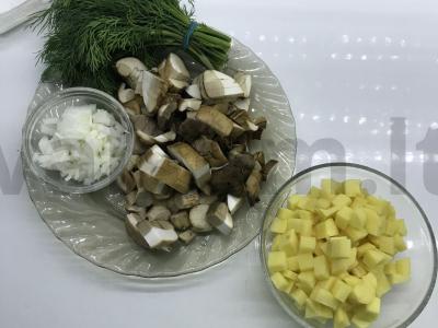 Grybų sriuba ant mėsos sultinio Žingsnis 1