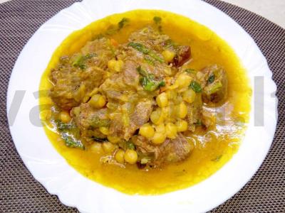 Jautiena su avinžirniais azijietišku stiliumi pagrindine nuotrauka