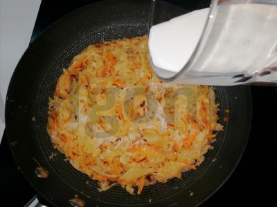 Švelni rauginta kopūstai, troškinta grietinėlėje Žingsnis 2