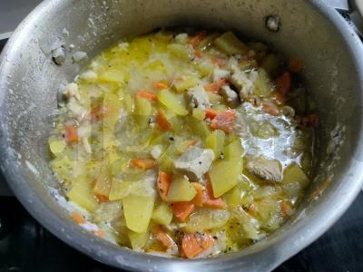 Kiaulienos troškinys su bulvėmis, morkomis ir svogūnais Žingsnis 6