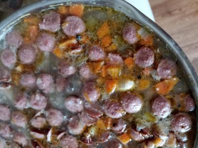 Ryžių sriuba su dešrelėmis pagrindine nuotrauka