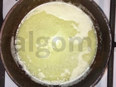 Kvapnus pyragas su persimonais ir graikiniais riešutais Žingsnis 3