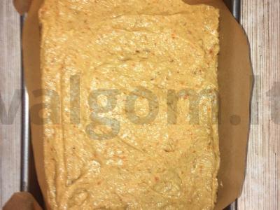 Kvapnus pyragas su persimonais ir graikiniais riešutais Žingsnis 6