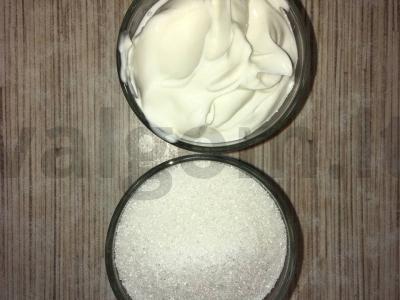 Kvapnus pyragas su persimonais ir graikiniais riešutais Žingsnis 7