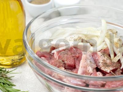 Aviena su daržovėmis lėtoje viryklėje Žingsnis 1