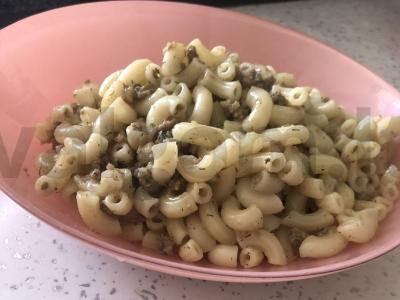 Rageliai su troškiniu pagrindine nuotrauka