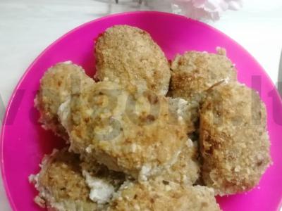 Žuvies kotletai iš ešerio su kiaulienos riebalais džiūvėsėliuose pagrindine nuotrauka