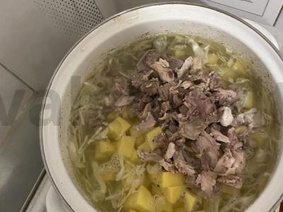 Borščas su pomidorais savo sultyse Žingsnis 5